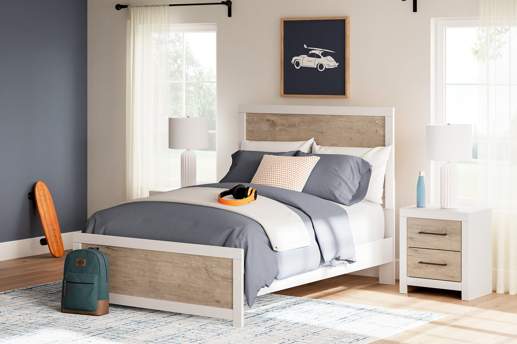 Charbitt Full Panel Bed with Mirrored Dresser, Chest and Nightstand