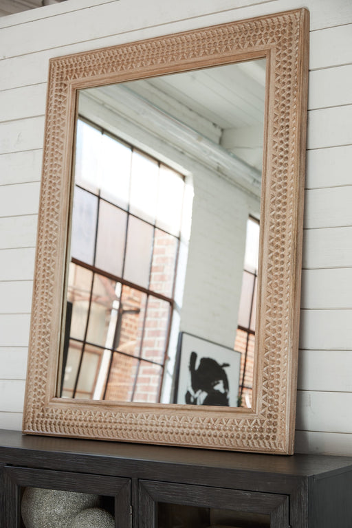 Belenburg Accent Mirror Tuscaloosa Furniture Outlet