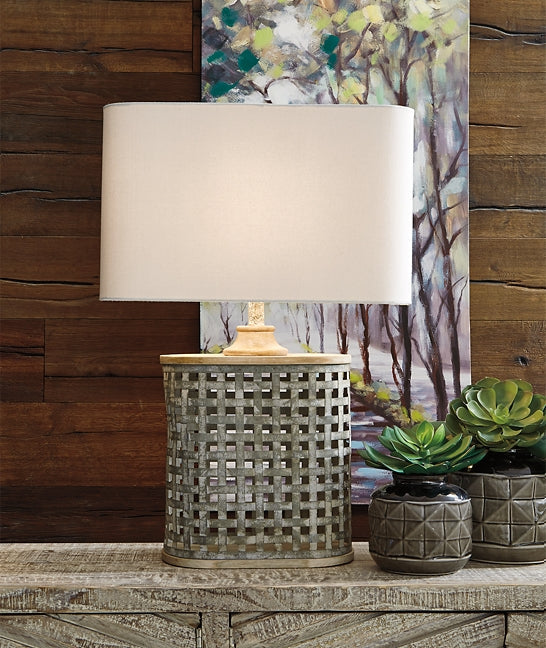 Deondra Metal Table Lamp (1/CN) Tuscaloosa Furniture Outlet