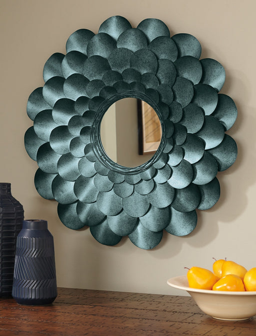 Deunoro Accent Mirror Tuscaloosa Furniture Outlet