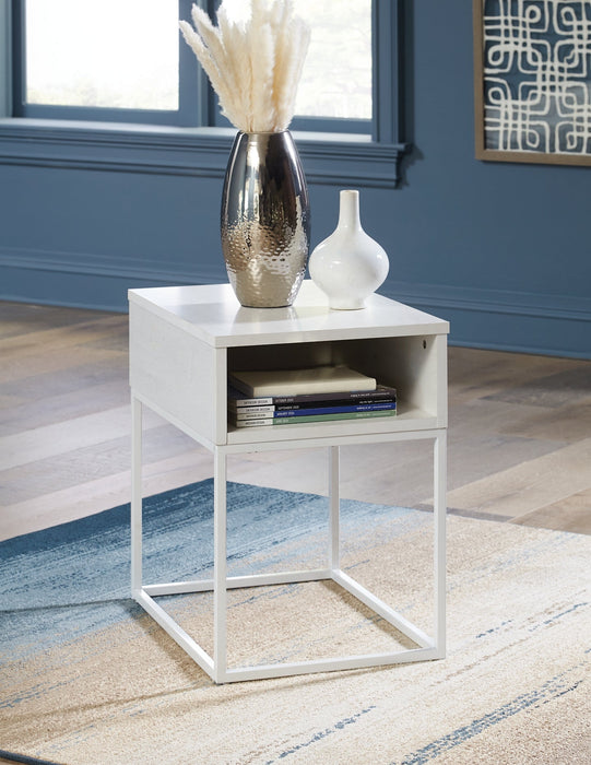 Deznee Rectangular End Table Tuscaloosa Furniture Outlet