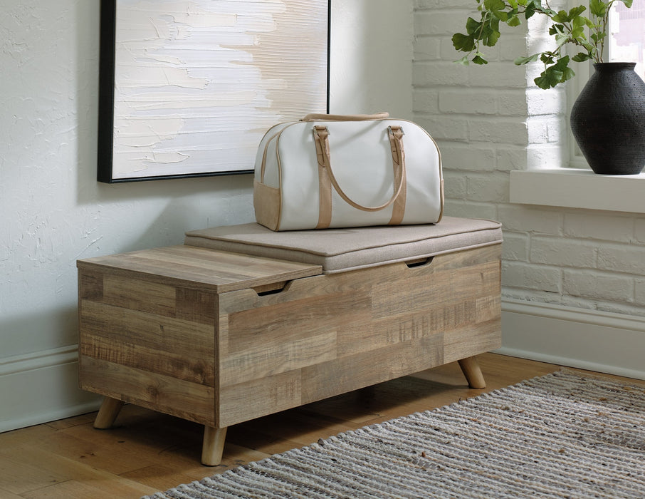 Gerdanet Storage Bench Tuscaloosa Furniture Outlet