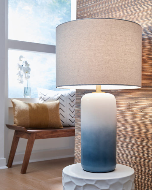 Lemrich Ceramic Table Lamp (1/CN) Tuscaloosa Furniture Outlet