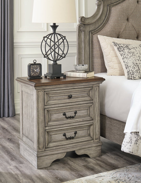 Lodenbay California King Panel Bed with Mirrored Dresser, Chest and Nightstand Tuscaloosa Furniture Outlet